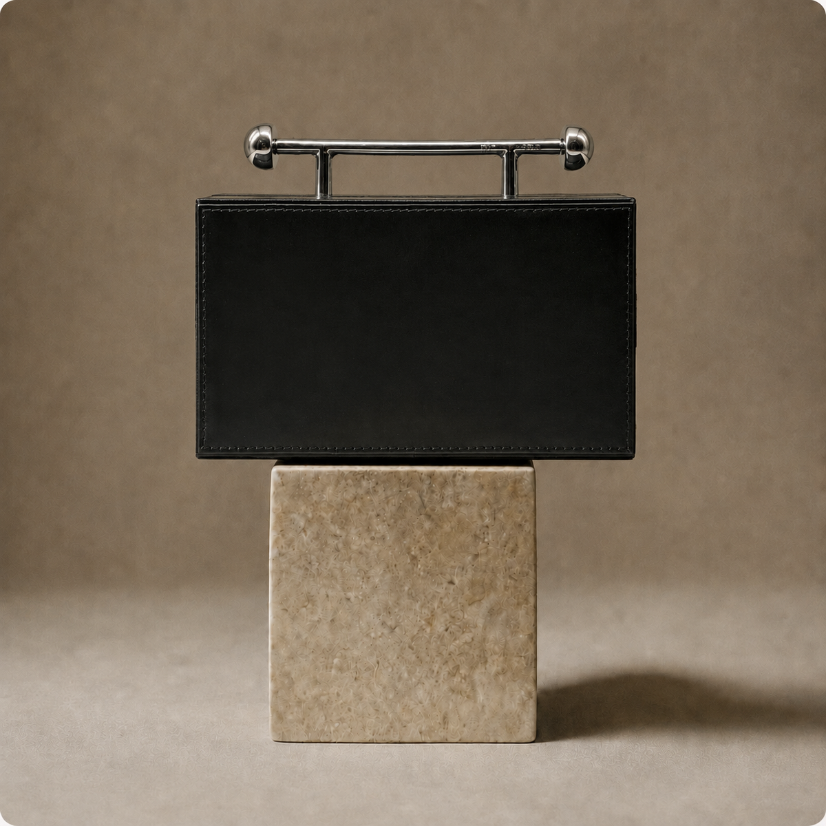 Mía Clutch Cuero Negro
